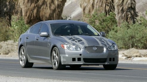 De Jaguar XF is een zeer geslaagde aanwinst in het modelgamma van Jaguar. Echter, de koek is nog niet op. Wees gerust, een station komt er niet, wel een extra sportieve versie, de XF-R.