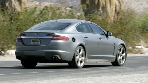 De Jaguar XF is een zeer geslaagde aanwinst in het modelgamma van Jaguar. Echter, de koek is nog niet op. Wees gerust, een station komt er niet, wel een extra sportieve versie, de XF-R.