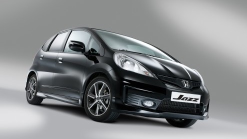 Binnenkort voegt Honda de Jazz Si toe aan het leveringsprogramma. Het merk noemt deze nieuwe uitvoering de sportiefste Jazz ooit. We verklappen alvast dat die status vooral aan het in- en exterieur ka
