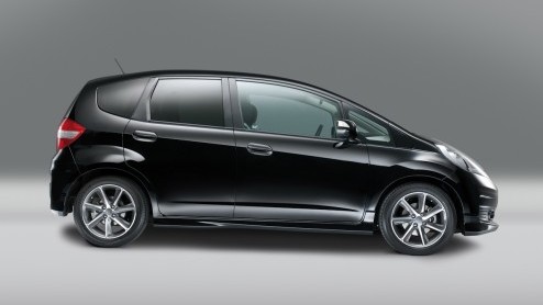 Binnenkort voegt Honda de Jazz Si toe aan het leveringsprogramma. Het merk noemt deze nieuwe uitvoering de sportiefste Jazz ooit. We verklappen alvast dat die status vooral aan het in- en exterieur ka