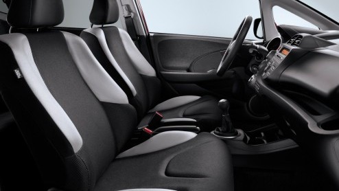 Binnenkort voegt Honda de Jazz Si toe aan het leveringsprogramma. Het merk noemt deze nieuwe uitvoering de sportiefste Jazz ooit. We verklappen alvast dat die status vooral aan het in- en exterieur ka