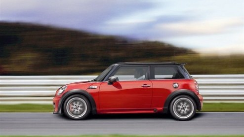 Voor velen is de Mini Cooper S het ultieme rijfeestje. Ook de Cooper S Clubman kan op veel liefhebbers rekenen. Met een Works-versie kon je de motor nog iets laten kietelen. Echter, er ligt een overtr
