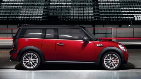 Voor velen is de Mini Cooper S het ultieme rijfeestje. Ook de Cooper S Clubman kan op veel liefhebbers rekenen. Met een Works-versie kon je de motor nog iets laten kietelen. Echter, er ligt een overtr