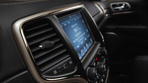 Autotest vernieuwde Jeep Grand Cherokee 2013. Gereden met 3.0 CRD en 3.6 benzine. Prijzen vanaf 64.990 euro.