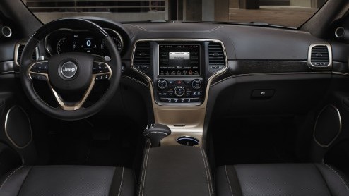 Autotest vernieuwde Jeep Grand Cherokee 2013. Gereden met 3.0 CRD en 3.6 benzine. Prijzen vanaf 64.990 euro.