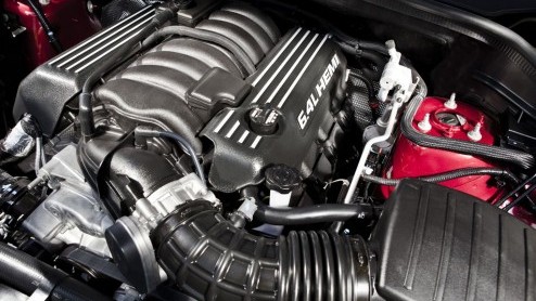Hou je vast; de snelste Jeep is onderweg. De Grand Cherokee SRT met 468 pk is leverbaar vanaf 1 juli voor de prijs van 149.990 euro. Yeehaa!