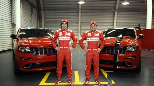 Jeep introduceert de Grand Cherokee SRT8 vanaf mei op de Europese markt. Om dit te vieren zijn twee speciale versies met Ferrari-looks overhandigd aan Ferrari F1-coureurs Fernando Alonso en Felipe Mas