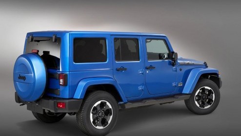 Jeep presenteert op de IAA in Frankfurt een speciale uitvoering van de Wrangler. Het Hydro Blue-exterieur exterieur en de Polar-logos refereren aan het plaatsje Vostok op Antarctica.