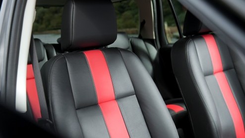 De vernieuwde Land Rover Freelander is er voortaan ook in een sportief jasje. De Freelander 2 Sport ademt dan meer dynamiek in ex- en interieur. Met een optioneel Styling Pack kan het nog een tandje s