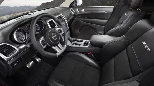 The beast is back. Jeep introduceert tijdens de IAA Frankfurt de Grand Cherokee SRT8 met 6.4 liter Hemi-V8. Met 470 pk nog krachtiger, sneller maar ook zuiniger dan zijn voorganger.