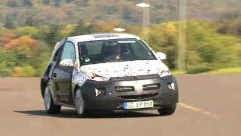 Welke dreumes zien we hier rond scheuren? De Opel Junior! Deze A-segment auto is lekker compact, nog zuiniger dan de Agila en komt in 2013 op de markt.