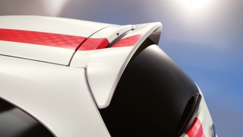 Flitsend nieuws! Eind maart arriveren 120 stuks Ford Ka Grand Prix in Nederland. Hoewel het geen strepentrekkers zijn zien deze exclusieve Kas er wel lekker vlot uit. Voorzien van de 1.2 liter benzin