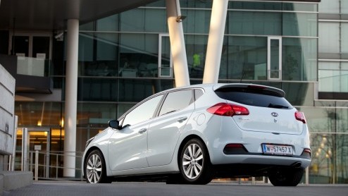 Als Kia met een nieuw model komt zijn de verwachtingen altijd hooggespannen, zo ook bij de Ceed, de bestverkochte Kia in Europa. Is dit de auto waarmee ze ook het segment van de compacte middenklasse