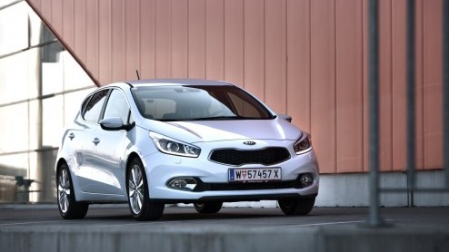 Als Kia met een nieuw model komt zijn de verwachtingen altijd hooggespannen, zo ook bij de Ceed, de bestverkochte Kia in Europa. Is dit de auto waarmee ze ook het segment van de compacte middenklasse