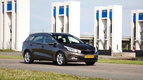 Kia pakt volgende week op de Parijse autosalon flink uit, met de geheel nieuwe Carens, de nieuwe Optima Hybrid en de vernieuwde pro_cee'd n Ceed Sportswagon. Die laatste staat echter nu al in de Ned