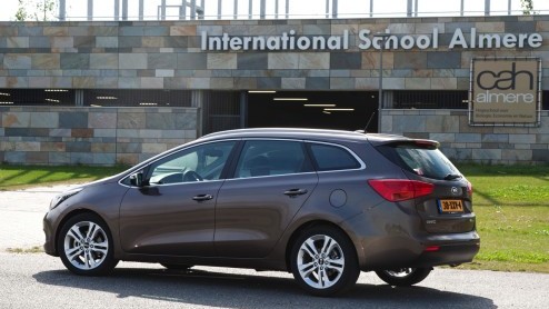 Kia pakt volgende week op de Parijse autosalon flink uit, met de geheel nieuwe Carens, de nieuwe Optima Hybrid en de vernieuwde pro_cee'd n Ceed Sportswagon. Die laatste staat echter nu al in de Ned