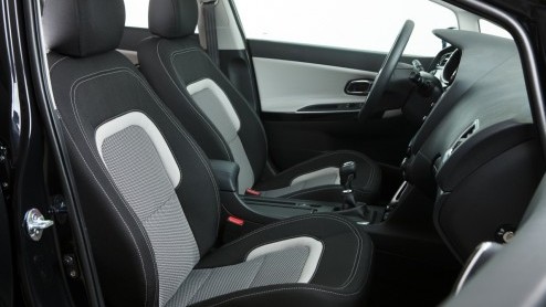 Als Kia met een nieuw model komt zijn de verwachtingen altijd hooggespannen, zo ook bij de Ceed, de bestverkochte Kia in Europa. Is dit de auto waarmee ze ook het segment van de compacte middenklasse
