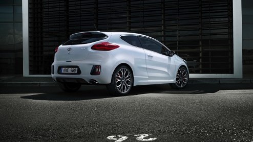 Kia pro_cee'd GT en cee'd GT naar Nederland voor 29.995 euro. Gelimiteerde serie als pro_cee'd First Edition met speciale uitrustingsdetails.
