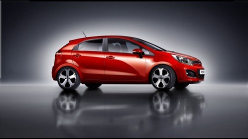 De nieuwe Kia Rio komt eind augustus op de markt. Reden voor de importeur om nu alvast de prijzen bekend te maken. De Rio is er vanaf 11.695 euro, de vijfdeurs kost 900 euro meer. Zowel een benzine- a