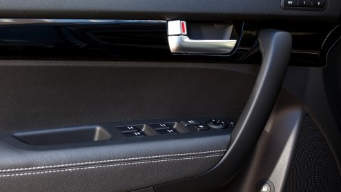 Het succes van de Kia Sportage zet de grotere Sorento een beetje in de schaduw. Kia laat het er echter niet bij zitten en heeft de stoere SUV nu grondig vernieuwd, ook al valt dat er niet meteen aan a
