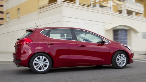Als Kia met een nieuw model komt zijn de verwachtingen altijd hooggespannen, zo ook bij de Ceed, de bestverkochte Kia in Europa. Is dit de auto waarmee ze ook het segment van de compacte middenklasse