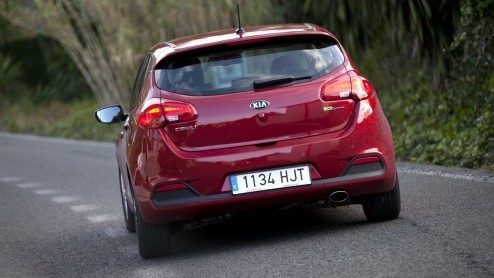 Als Kia met een nieuw model komt zijn de verwachtingen altijd hooggespannen, zo ook bij de Ceed, de bestverkochte Kia in Europa. Is dit de auto waarmee ze ook het segment van de compacte middenklasse
