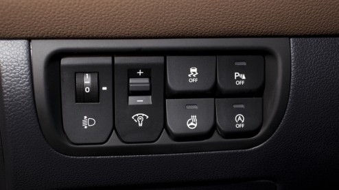 De Kia Rio heeft in ons land een onopvallend bestaan geleid. Nu compacte autos steeds meer aftrek vinden laat het merk geen kans liggen om de Rio een nieuw leven in te blazen. Met een totaal nieuw de