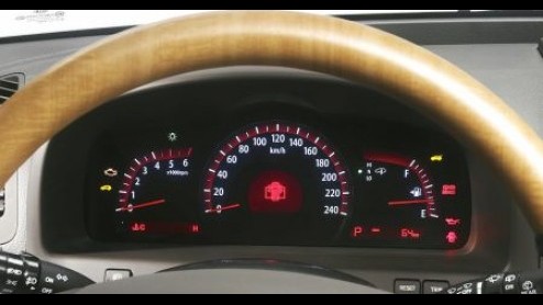 Onze oplettende lezer Dion de Vries spotte onlangs in Death Valley Californie een flinke Koreaanse SUV, de Kia Mesa. Hoewel Kia al enkele teasers van dit model de wereld in stuurde en het model zal de