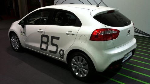 Het voorproeven aan de nieuwe Kia Rio is slechts van korte duur. Voorafgaand aan de onthulling op de Autosalon van Genve is de nieuwe Koreaan al in vol ornaat digitaal te bekijken.