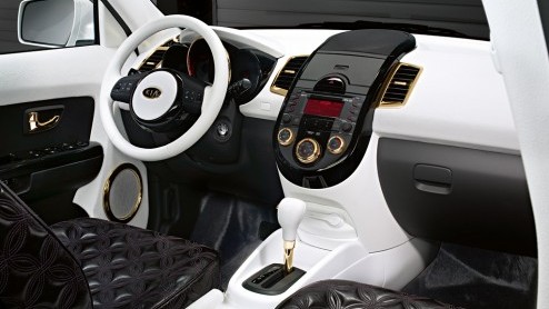 Kia showt met drie Soul conceptautos vandaag een geheel nieuwe fun-kant van het merk. De Diva, Burner en Searcher zijn van de partij. Ook worden in Zwitserland twee eco_ceed conceptautos getoond,