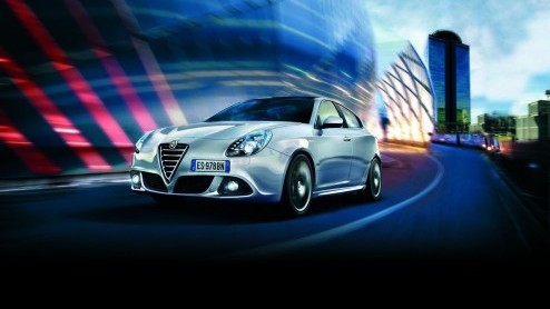 Alfa Romeo heeft de Giulietta in het nieuw gestoken. Zowel het in- als exterieur is op details aangepast. Tevens komt er een nieuwe motor beschikbaar. De opgefriste Giulietta debuteert op de IAA.