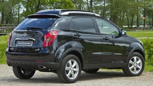 Ssangyong is in Nederland terug van weggeweest. De nieuwe importeur van het Koreaanse merk valt met de neus in de boter, nu de benzineversie van de nieuwe Korando en Actyon Sports pick-up gereed is vo
