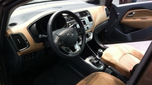 Het voorproeven aan de nieuwe Kia Rio is slechts van korte duur. Voorafgaand aan de onthulling op de Autosalon van Genve is de nieuwe Koreaan al in vol ornaat digitaal te bekijken.