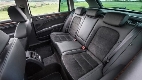 Prijzen vernieuwde Skoda Superb en Superb Combi. Tot wel 1.400 euro goedkoper dan zijn voorganger. De vanafprijs ligt op 27.490 euro voor de 1.4 TSI in Active-uitvoering.