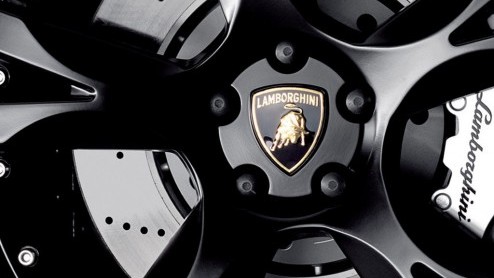 Ducati is niet door Audi gekocht, maar door Lamborghini, zo blijkt uit het financile jaaroverzicht van de Beierse tak van het VW-concern. Aangezien Lambo een volle dochter is van Audi maakt dat ogens