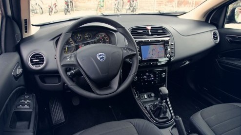Autotest Lancia Delta S by MomoDesign gereden als 1.4 T-Jet Ecochic, omdat LPG-rijden niet saai hoeft te zijn.