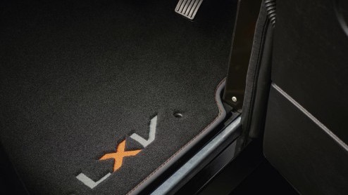 Land Rover Defender LXV viert 65 jaar Land Rover.
