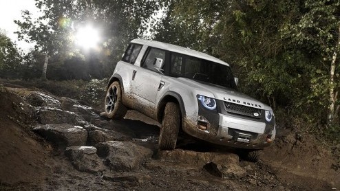 Land Rover maakt het nu zelf officieel bekend. Op de IAA tonen de Britten een nieuwe Defender Conceptcar die luistert naar de naam Land Rover DC100. De moderne interpretatie van het offroad-icoon moet