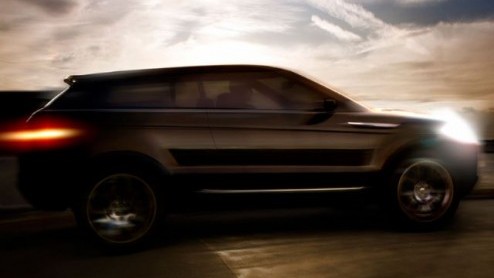 Wat raast hier voorbij? We mogen het nog niet helemaal weten. Land Rover toonde een teaser van de Land_E Concept, een model dat onder de Freelander gepositioneerd moet gaan worden.
