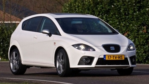 Nog meer pakket-nieuws. Dit keer een comfortpakket voor de sportieve Seat Leon en FR. Dat lijkt vreemd, maar met het pakket kun je gewoon rekenen op meer luxe voor een bescheiden meerprijs, zonder afb