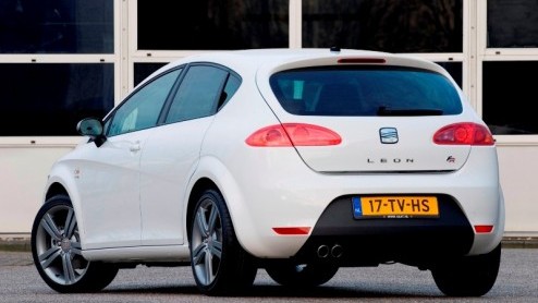 Nog meer pakket-nieuws. Dit keer een comfortpakket voor de sportieve Seat Leon en FR. Dat lijkt vreemd, maar met het pakket kun je gewoon rekenen op meer luxe voor een bescheiden meerprijs, zonder afb