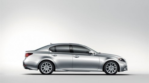 Voorafgaand aan het live-debuut van de Lexus GS450h zijn alle details van de hybridesedan vrijgegeven. De V6 en elektromotor zijn samen goed voor 343 pk, terwijl het verbruik slechts 6.3l/100km bedraa