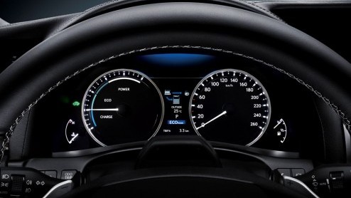 Voorafgaand aan het live-debuut van de Lexus GS450h zijn alle details van de hybridesedan vrijgegeven. De V6 en elektromotor zijn samen goed voor 343 pk, terwijl het verbruik slechts 6.3l/100km bedraa
