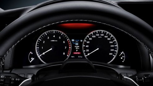 Voorafgaand aan het live-debuut van de Lexus GS450h zijn alle details van de hybridesedan vrijgegeven. De V6 en elektromotor zijn samen goed voor 343 pk, terwijl het verbruik slechts 6.3l/100km bedraa
