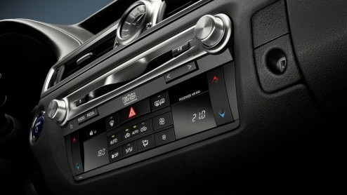 Voorafgaand aan het live-debuut van de Lexus GS450h zijn alle details van de hybridesedan vrijgegeven. De V6 en elektromotor zijn samen goed voor 343 pk, terwijl het verbruik slechts 6.3l/100km bedraa