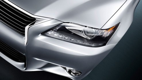 Na de onthulling van de nieuwe Lexus GS 350 in Amerika kondigt het merk nu het debuut van de hybrideversie aan op de IAA. Naast de GS 450h staat ook de CT 200h F-Sport Line.
