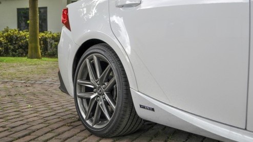 Autotest Lexus IS300h. Rijtest van de hybride-aangedreven IS 300h met 20% bijtelling.