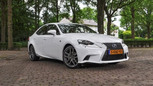 Autotest Lexus IS300h. Rijtest van de hybride-aangedreven IS 300h met 20% bijtelling.