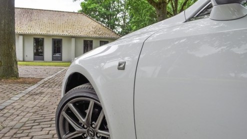 Autotest Lexus IS300h. Rijtest van de hybride-aangedreven IS 300h met 20% bijtelling.