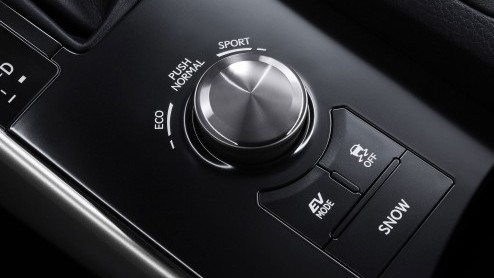 Nieuwe Lexus IS300h hybride sedan binnenkort leverbaar vanaf 36.990 euro.